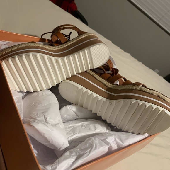 Sedona Sands color lace up platform sandals - Picture 3 of 3